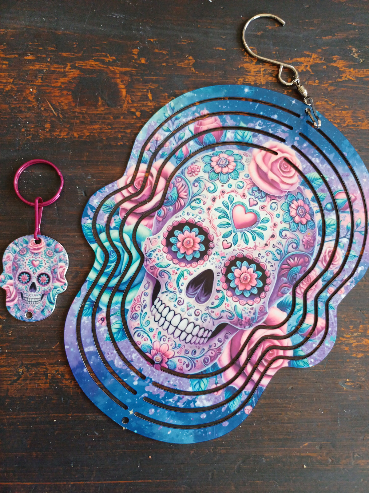 Skull wind spinner – As pictured