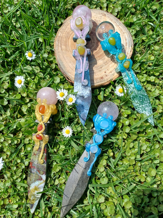 Crystal sphere-tipped dagger