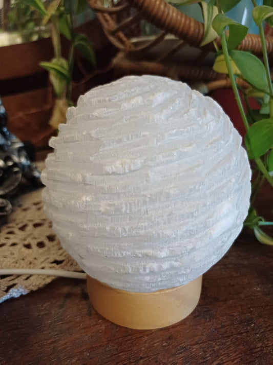 Colour-Changing Selenite Lamp
