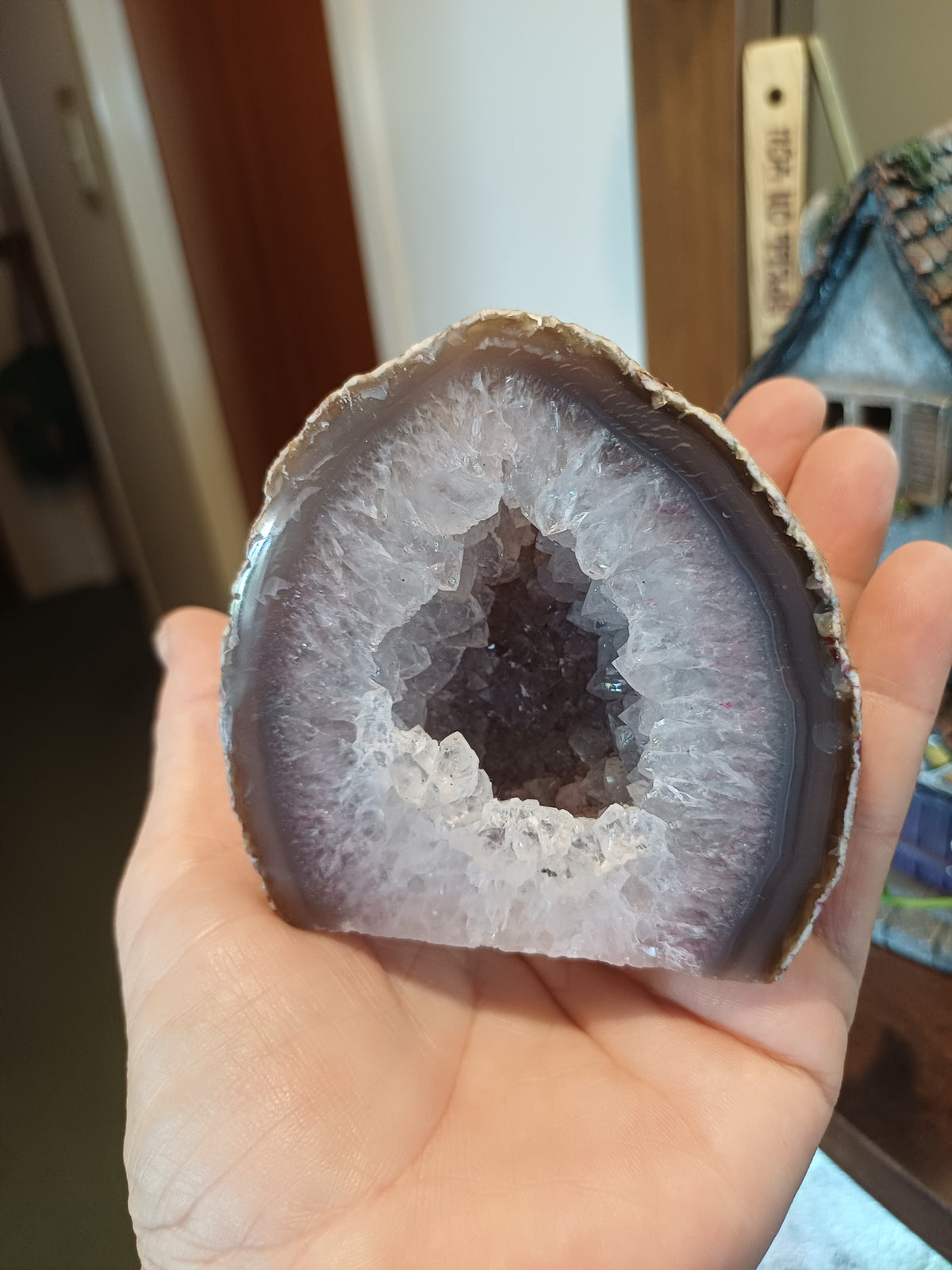 Amethyst Geode Cave, 8 cm