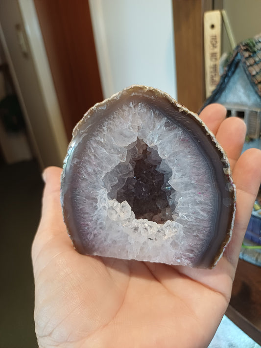 Amethyst Geode Cave, 8 cm