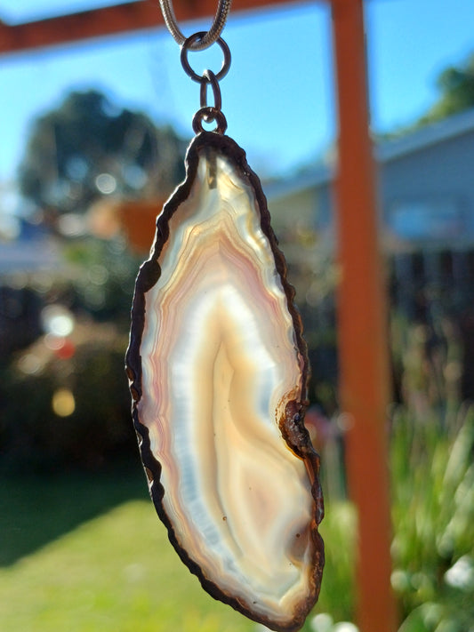 Chalcedony Agate Pendant, 6 cm