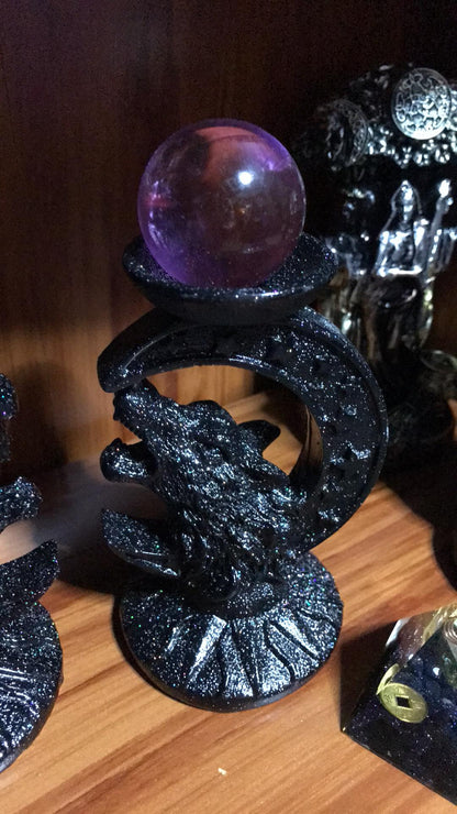 Wolf Sphere Holder