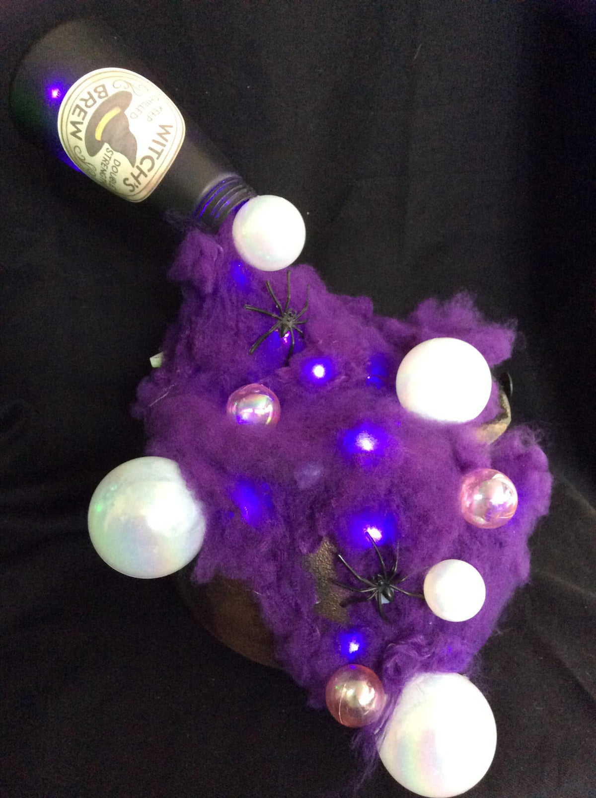 Witchy Brew light-up cauldron, view 2