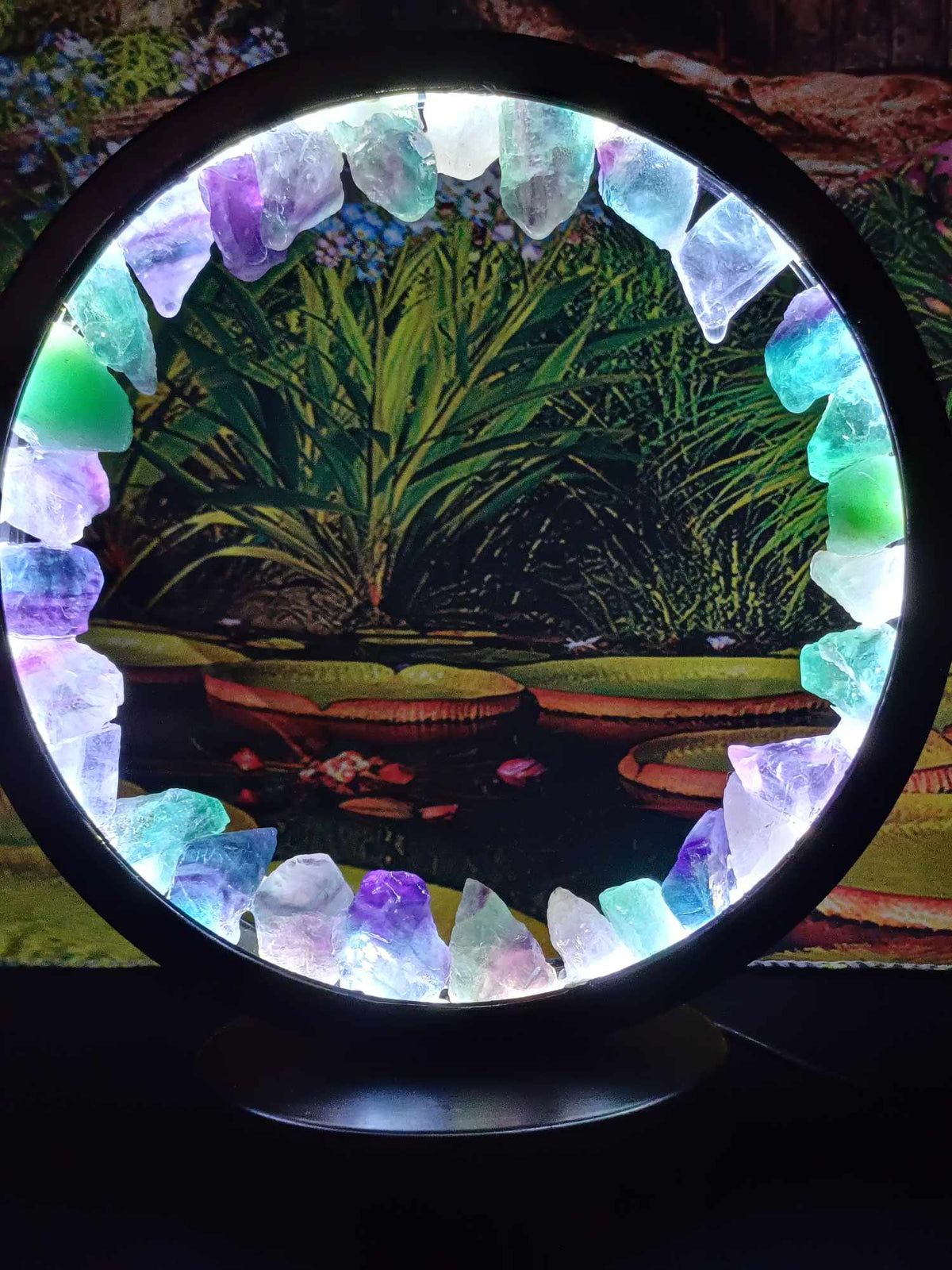 Round crystal lamp, view 2