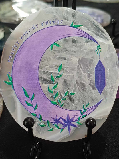Painted agate slice – Mauve crescent moon
