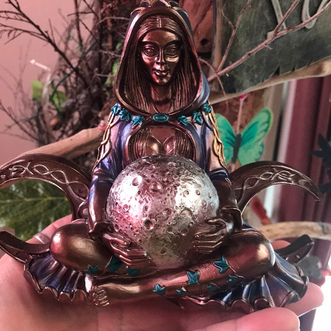 RESIN MOTHER EARTH ( medium)