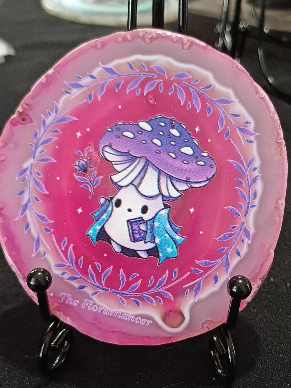 Painted agate slice – Pink with mushroom