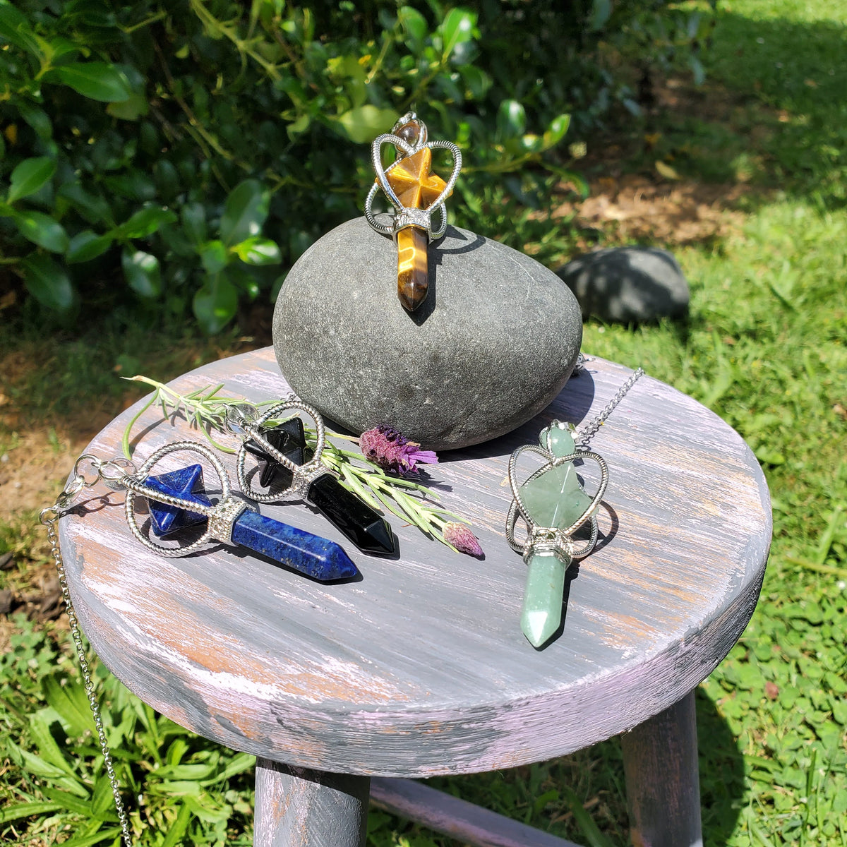 Conical crystal pendulum, view 2